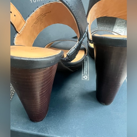 Tommy Hilfiger Women’s Elevated Heeled Sandal - Picture 5 of 8